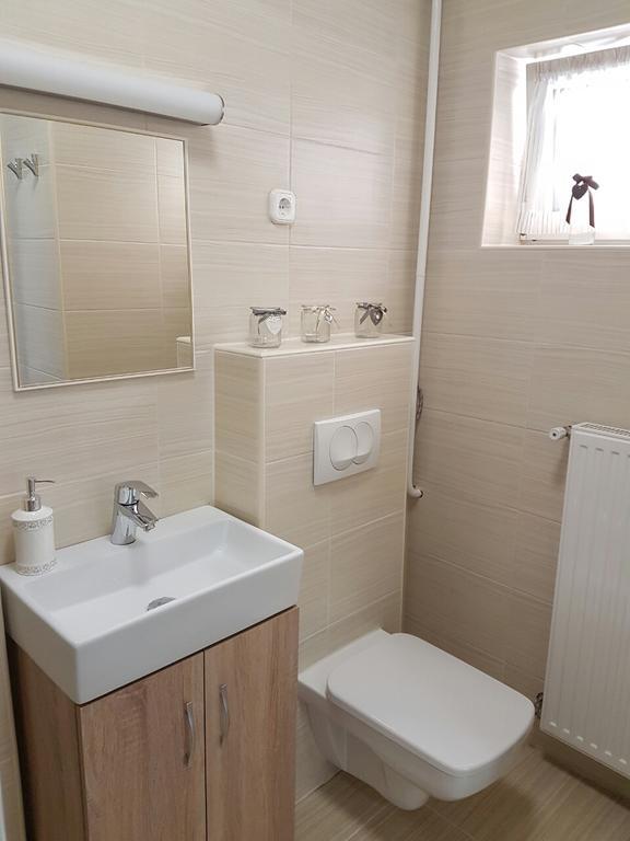 Best Heviz Apartman Ngoại thất bức ảnh